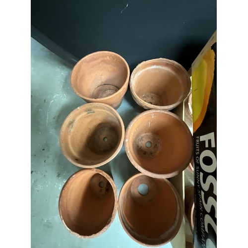 84 - CRATE OF VINTAGE TERRACOTTA PLANT POTS A/F