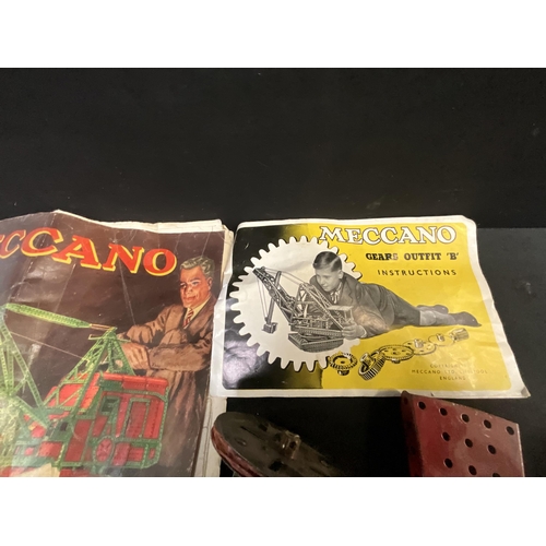 96 - QTY OF VINTAGE MECCANO WITH INSTRUCTION BOOKS ETC