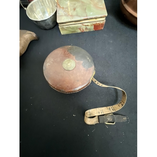 104 - BOX OF BRASS & COPPER ETC TO INCLUDE VICTORIAN CAR LAMP, VICTORIAN OIL LAMP WITH CHIMNEY