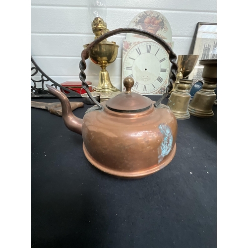 104 - BOX OF BRASS & COPPER ETC TO INCLUDE VICTORIAN CAR LAMP, VICTORIAN OIL LAMP WITH CHIMNEY