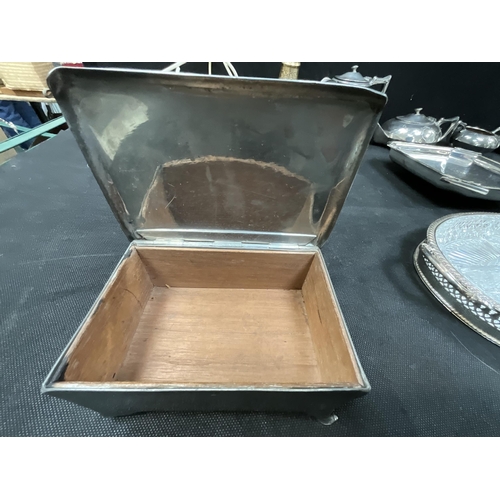 120 - BOX OF SILVER PLATED WARE TO INCLUDE INDIAN BRASS LAMP BASE ETC