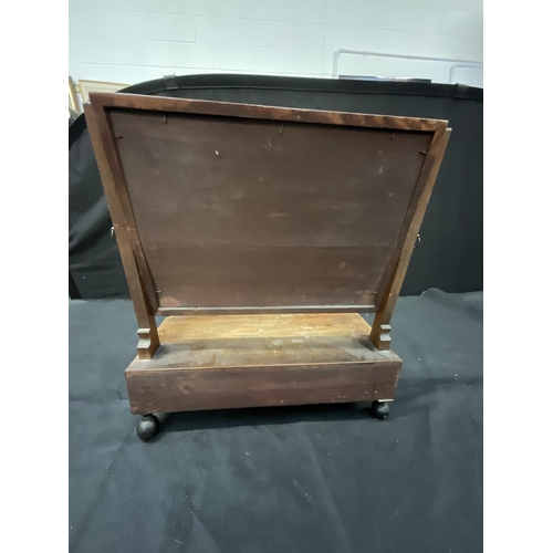 135 - GEORGIAN MAHOGANY SWING MIRROR WITH 2 DRAWERS H19