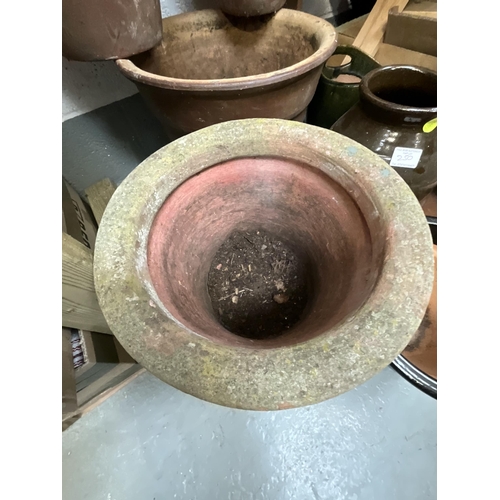 250 - QTY OF GARDEN PLANTERS & POTS TO INCLUDE TERRACOTTA & GLAZED EXAMPLES - LARGEST POT H14