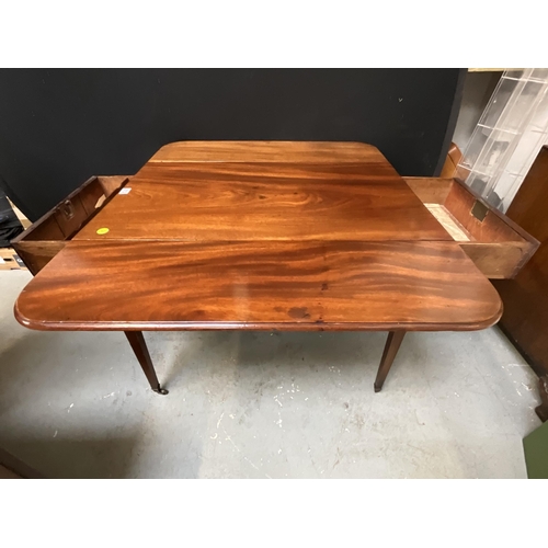 272 - GEORGIAN MAHOGANY PEMBROOKE STYLE LIBRARY TABLE WITH 2 DRAWERS ON SABRE LEGS ON ORIGINAL BRASS CASTO... 