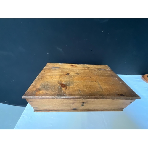 277 - WOODEN TEACHERS WHISKY ADVERTISING BOX H4.5