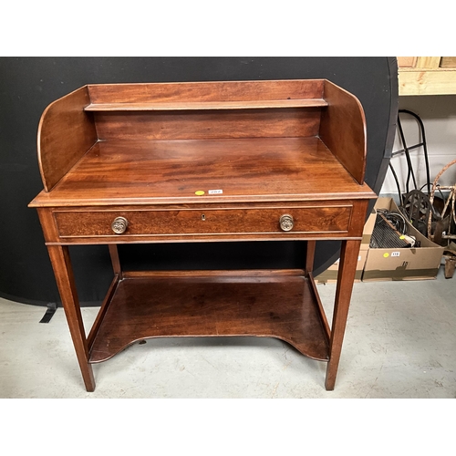 282 - GEORGIAN MAHOGANY TRAY TOP WASHSTAND WITH SINGLE DRAWER AND SHELVED BASE H39