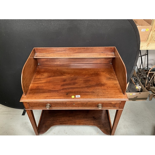 282 - GEORGIAN MAHOGANY TRAY TOP WASHSTAND WITH SINGLE DRAWER AND SHELVED BASE H39