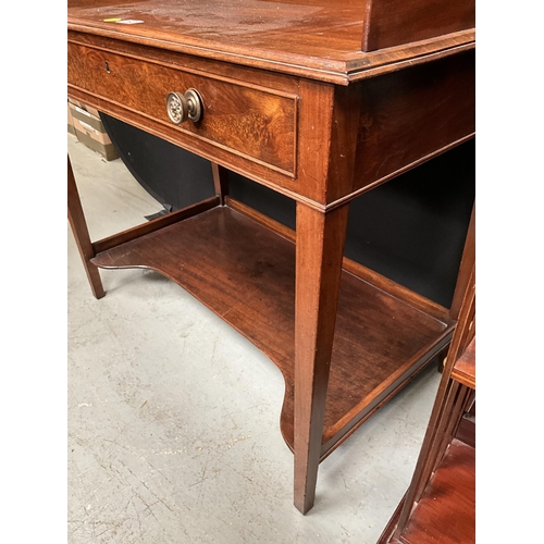 282 - GEORGIAN MAHOGANY TRAY TOP WASHSTAND WITH SINGLE DRAWER AND SHELVED BASE H39