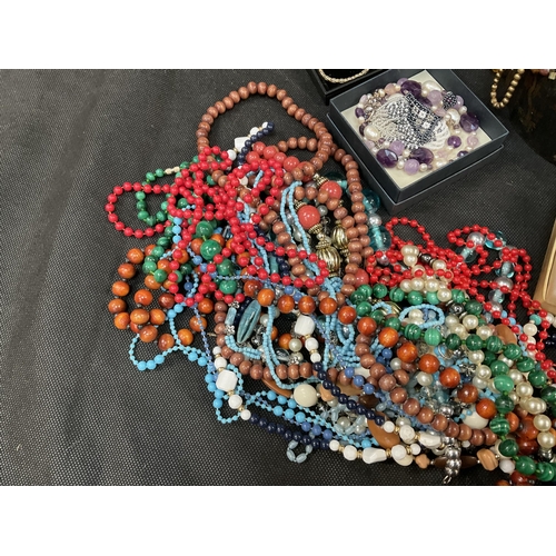 213 - LARGE QTY OF COSTUME JEWELLERY