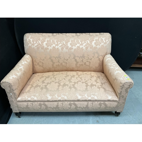 313 - VINTAGE PINK FLORAL UPHOLSTERED 2 SEATER SETTEE