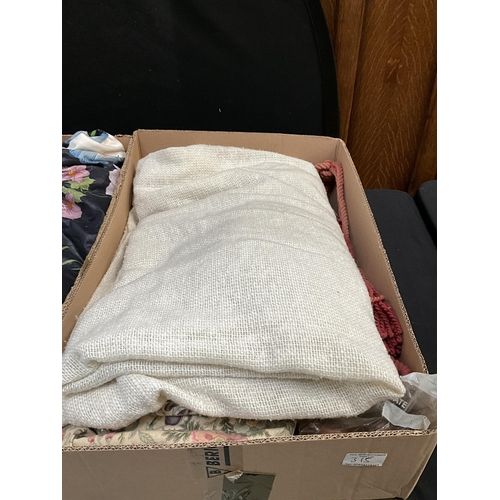 315 - 4 BOXES OF LINEN TO INCLUDE CURTAINS QUILTS ETC
FAWN CURTAINS 76