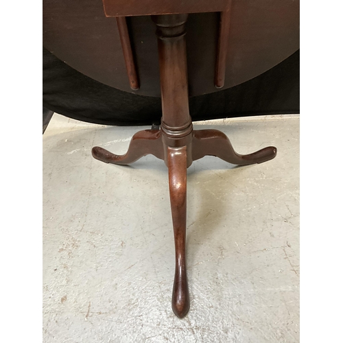 324 - GEORGIAN MAHOGANY TIP TOP PEDESTAL TRIPOD TABLE H28