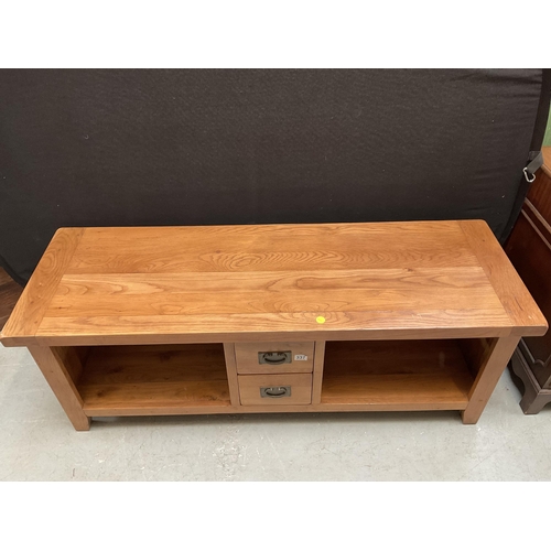 337 - MODERN OAK FLAT SCREEN TV STAND WITH 2 CENTRAL DRAWERS H22