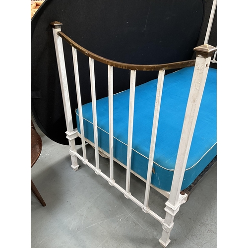 370 - VICTORIAN BRASS & IRON SINGLE BED COMPLETE WITH BASE