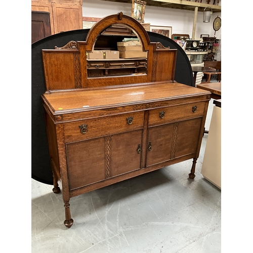 374 - VINTAGE OAK MIRROR BACKED SIDEBOARD WITH CENTRAL MIRROR TO BACK AND 2 DRAWERS OVER 2 DOORS ON TURNED... 