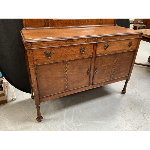 374 - VINTAGE OAK MIRROR BACKED SIDEBOARD WITH CENTRAL MIRROR TO BACK AND 2 DRAWERS OVER 2 DOORS ON TURNED... 