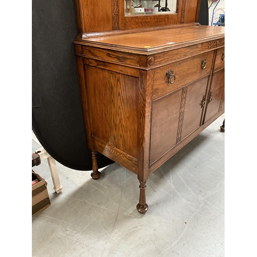 374 - VINTAGE OAK MIRROR BACKED SIDEBOARD WITH CENTRAL MIRROR TO BACK AND 2 DRAWERS OVER 2 DOORS ON TURNED... 