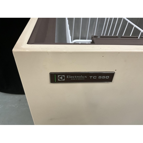 376 - ELECTROLUX TC550 CHEST FREEZER H34