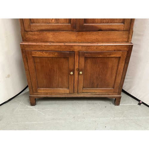 389 - GEORGIAN OAK PRESS CUPBOARD WITH 2 PANELLED DOORS TO TOP AND 2 PANELLED DOORS TO BASE H92