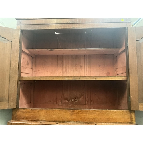 389 - GEORGIAN OAK PRESS CUPBOARD WITH 2 PANELLED DOORS TO TOP AND 2 PANELLED DOORS TO BASE H92