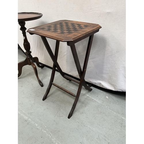 390 - MAHOGANY WINE TABLE H25