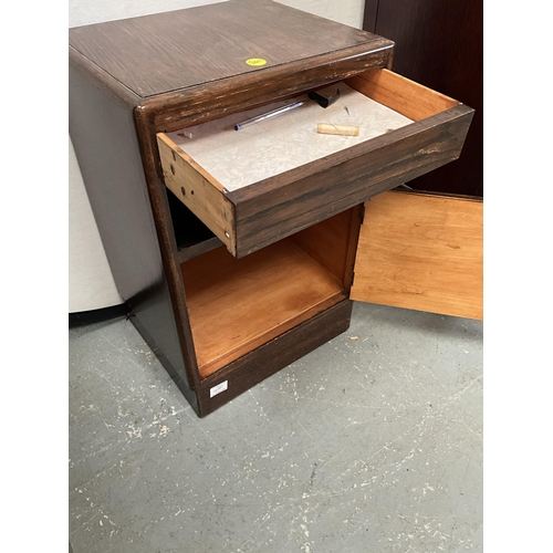 400 - VINTAGE TWO DRAWER OAK CHEST H29