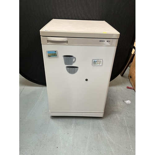 402 - MATCHING BOSCH UPRIGHT FREEZER