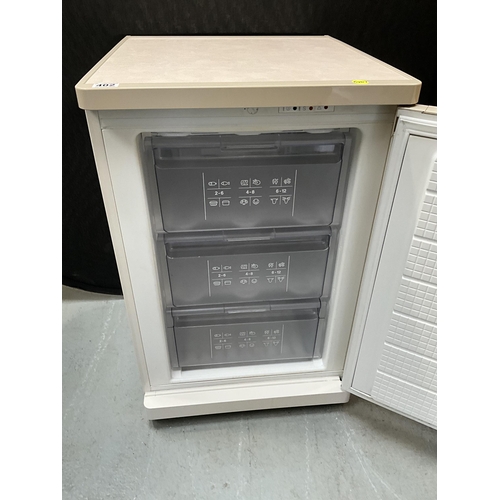 402 - MATCHING BOSCH UPRIGHT FREEZER