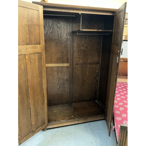 404 - VINTAGE 5 PIECE DARK OAK PRIORY STYLE BEDROOM SUITE TO INCLUDE DOUBLE WARDROBE, FITTED TALLBOY, DRES... 