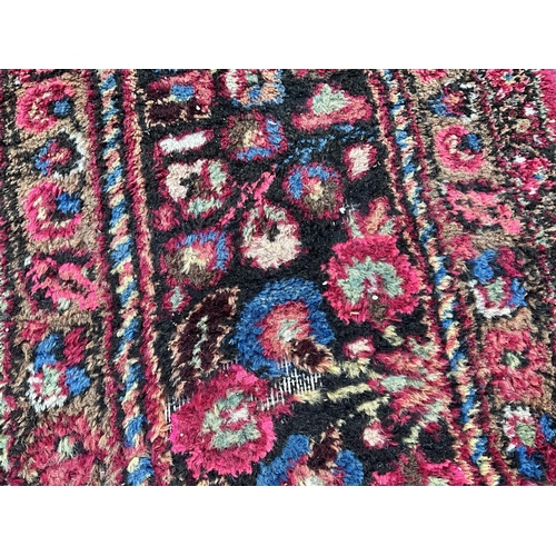 405 - ** LOT WITHDRAWN ** VINTAGE PATTERNED CARPET 152