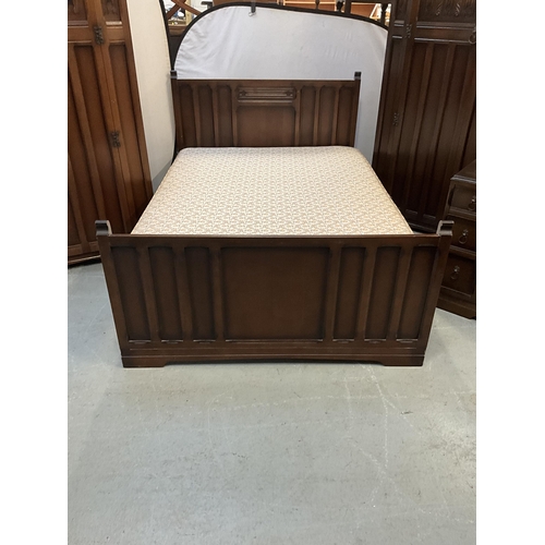 406 - VINTAGE OAK PRIORY STYLE WITH LINEN FOLD DESIGN DECORATION 4 PIECE BEDROOM SUITE TO INCLUDE DOUBLE W... 