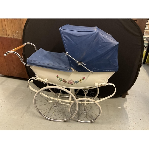 411 - VINTAGE WILSON SILVER CROSS PRAM COMPLETE WITH COVER AND SPRUNG CHASIS A/F H50