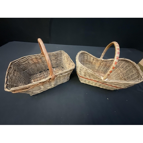 439 - BOX OF BASKETS & TREEN ITEMS