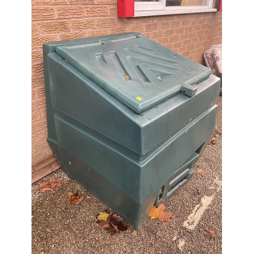 451 - GREEN PLASTIC COAL BUNKER H39