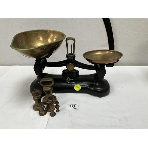 16 - BRASS AND METAL SCALES AND WEIGHTS