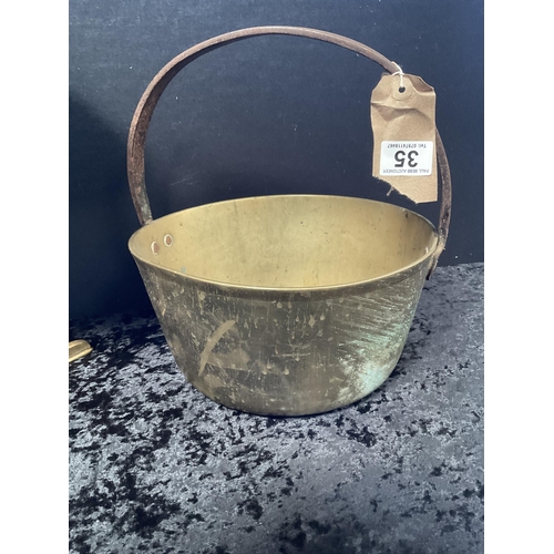 35 - VICTORIAN BRASS JAM PAN AND LARGE BRASS TRIVET - H 12