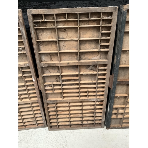 52 - 3 VINTAGE PRINTING TRAYS LARGEST 33 X 17