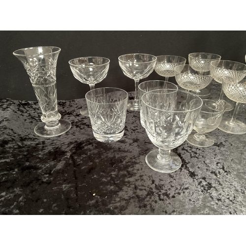 100 - BOX OF GLASSWARE