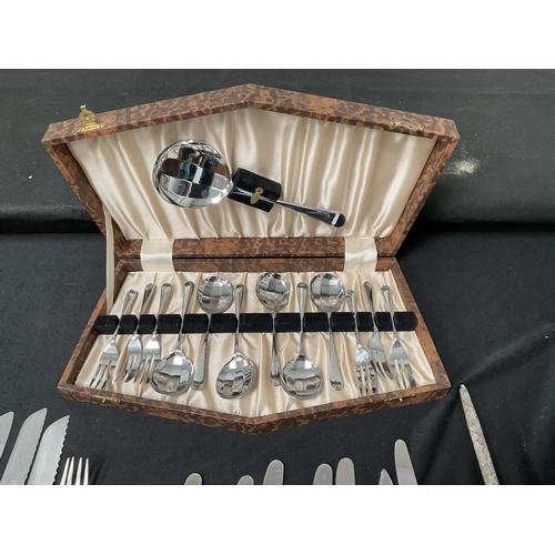 78 - BOX OF CUTLERY