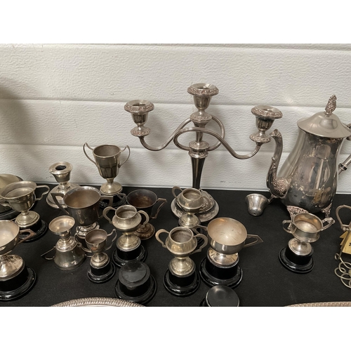 80 - BOX OF SILVER PLATED ITEMS TO INCLUDE TROPHIES SERVING TRAYS ETC