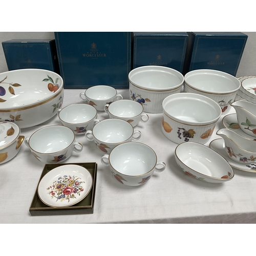 108 - 2 BOXES OF ROYAL WORCESTER EVESHAM PATTERN OVEN TO TABLE WARE BOXED CHINA (ALL BOXED)