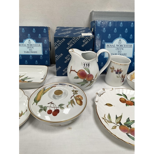 118 - 2 BOXES OF ROYAL WORCESTER EVESHAM PATTERN OVEN TO TABLE WARE BOXED ITEMS