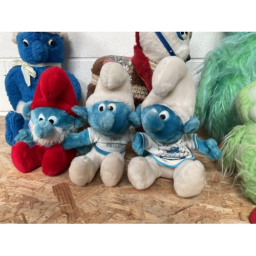 133 - BOX OF SOFT TOYS TO INCLUDE ORVIL, SMURFS ETC