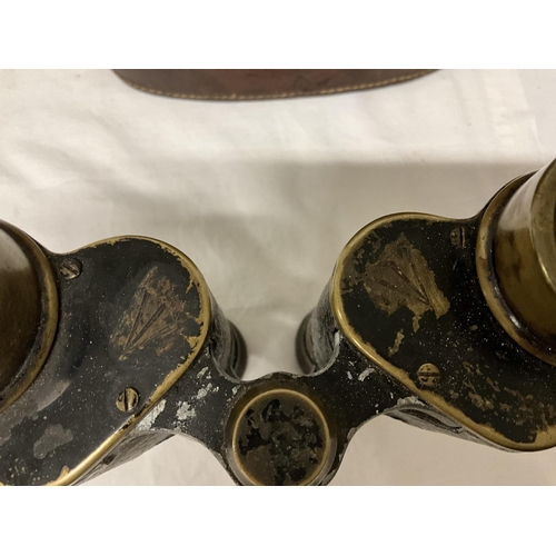 203 - HUNSICKER & ALEXIS PARIS MILITARY BINOCULARS IN LEATHER CASE - IMPRESSED CROWS FOOT MARK