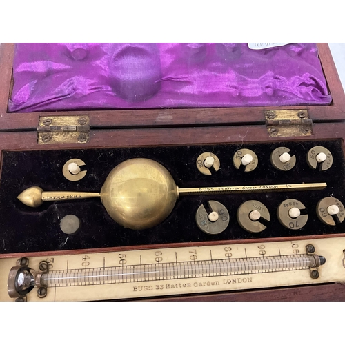 206 - SIKES HYDROMETER 33 HATTON GARDEN LONDON PRESENTED IN MAHOGANY BOX