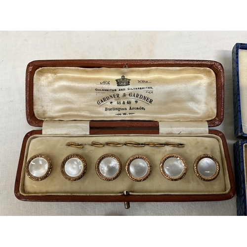 230 - CASED SET OF SHIRT STUDS, TIE PIN, CAMEO BROOCH AND COSTUME JEWELLERY