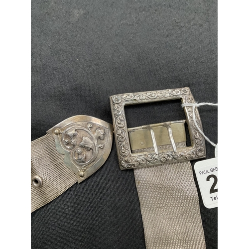 236 - HEAVY UNMARKED SILVER LADIES BELT L 30