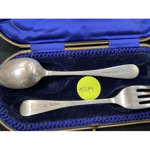 242 - HALLMARKED SILVER SPOON AND FORK IN ORIGINAL PRESENTATION CASE STAMPED  SHEFFIELD 1984 55G AND A CAR... 