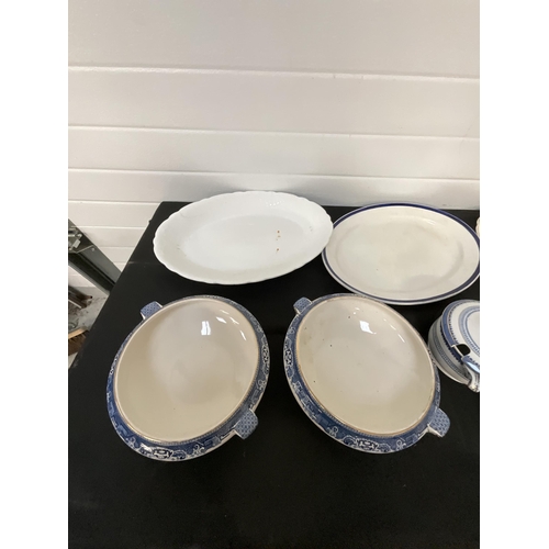 312 - BOX OF VICTORIAN BLUE & WHITE DINNERWARE