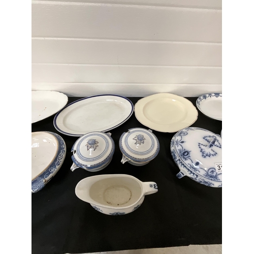 312 - BOX OF VICTORIAN BLUE & WHITE DINNERWARE